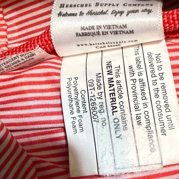 Herschel Supply Co. Backpack School Book Bag Black Gold Zipper Travel - Picture 8 of 8